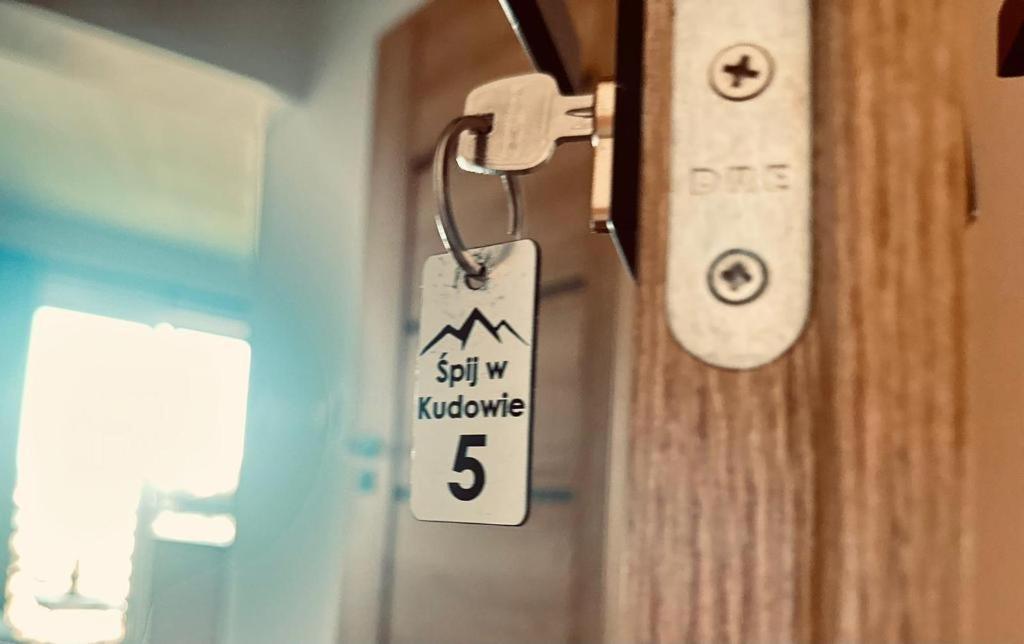 Spij W Kudowie Apartament I Pokoje Goscinne Bad Kudowa Exterior foto